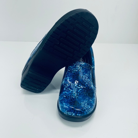 Easy Works Easy Street Womens Bind Round Toe Clogs Blue ABSTACT Animal PRINT 10W - Picture 10 of 10